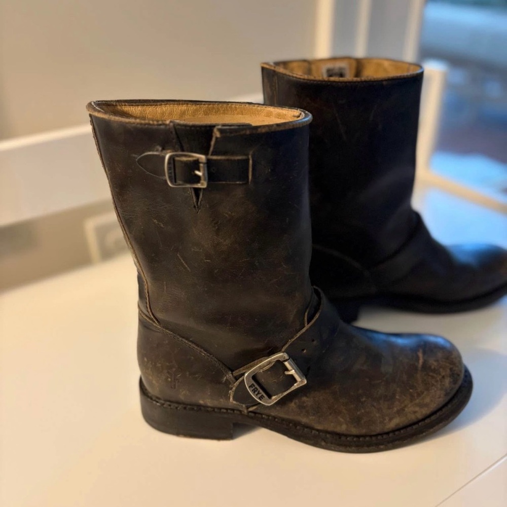 Frye women's engineer short boots